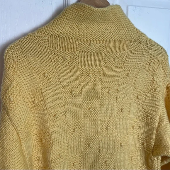 Textured Knit Sweater - Picture 10 of 12